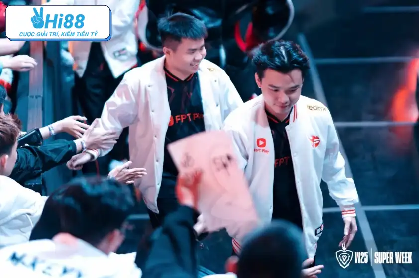 Team Flash đại diện Việt Nam